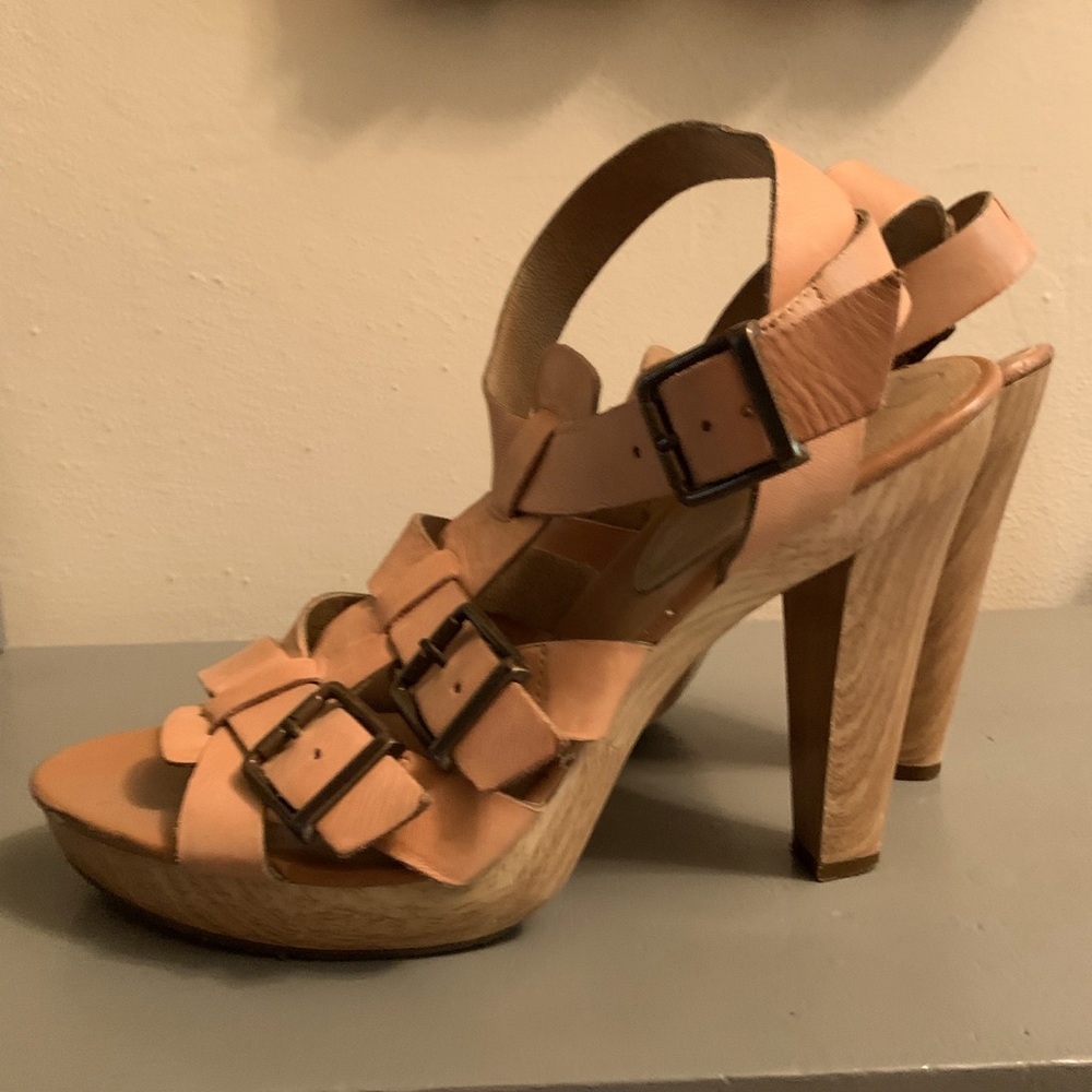 Jessica Simpson heels